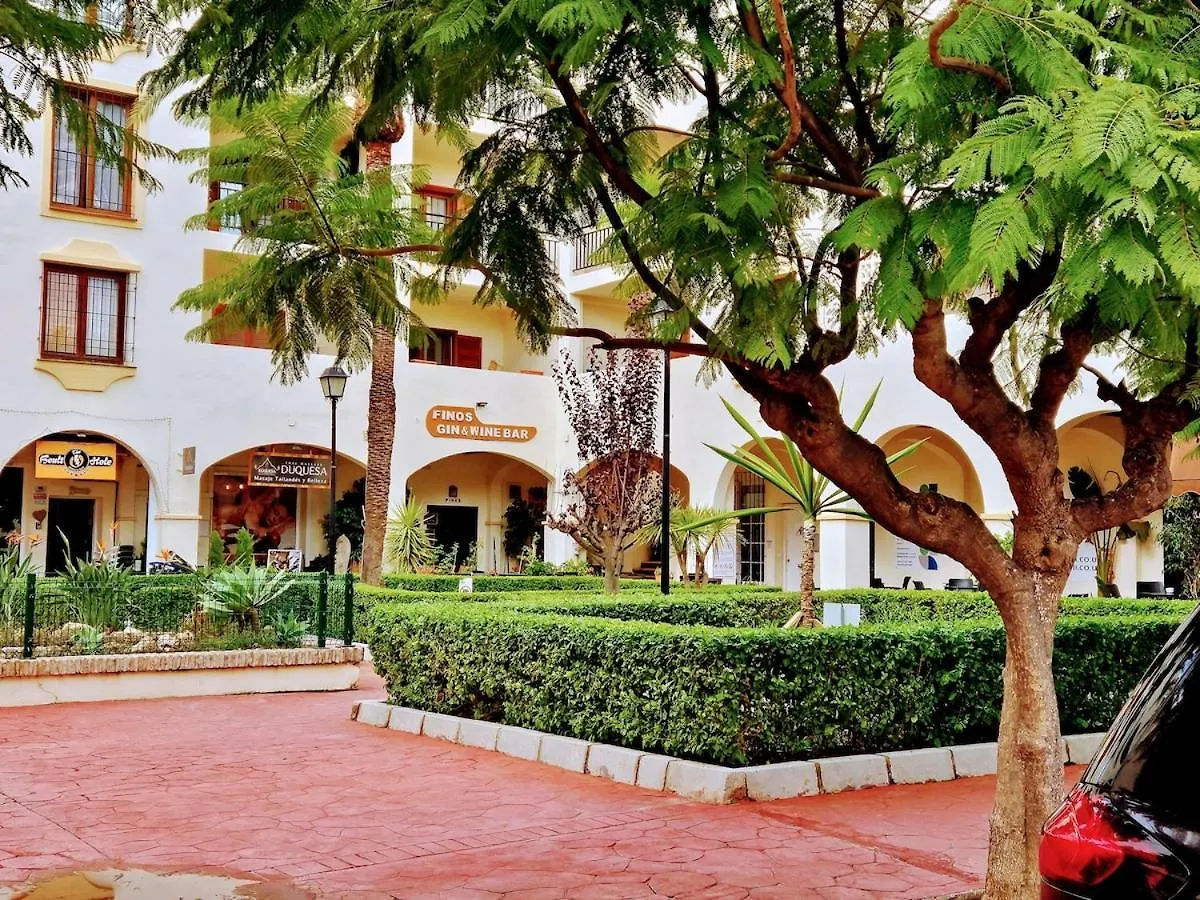 Monte Duquesa Courtyard Apt Close To Port, Beach, Golf Manilva 0*,  İspanya