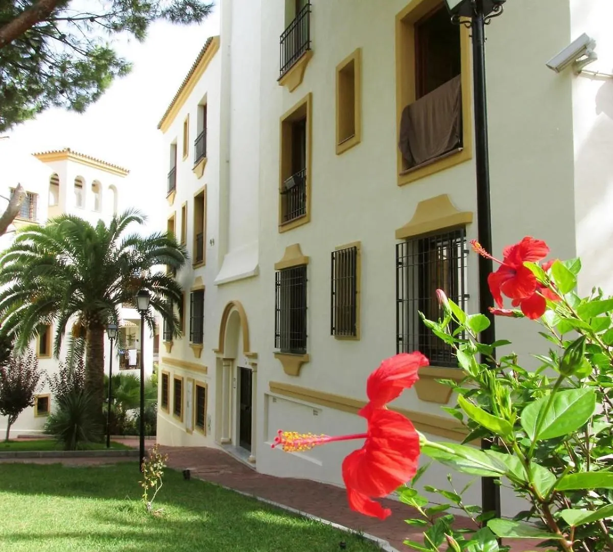 Monte Duquesa Courtyard Apt Close To Port, Beach, Golf Манилва Испания